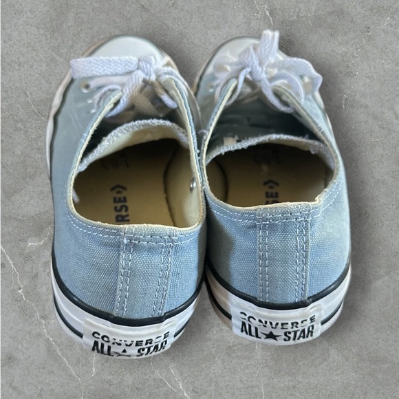 Converse| Light Blue Chucks Unisex| Women Size 6| Men Size 4 - Picture 2 of 4